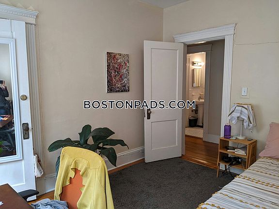 5th image of 16 Fuller St APT 3