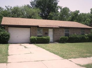 210 Springbranch Dr, Garland, TX 75043