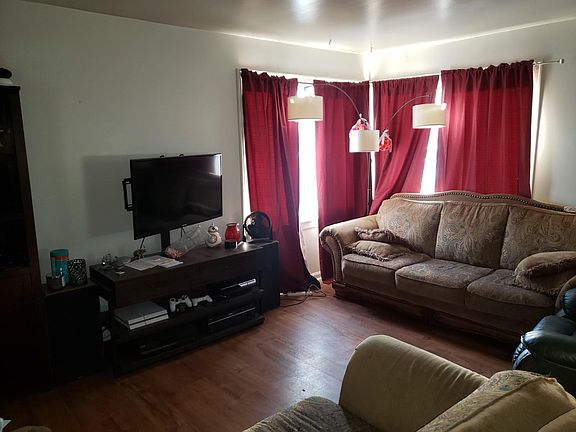 3rd image of 107 Mill St