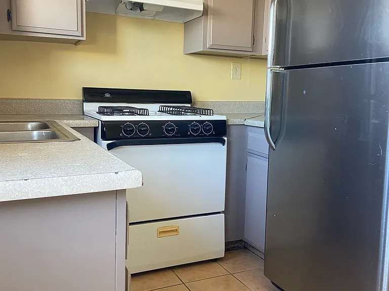 2711 Bellevue Ave #5 — Photo 5