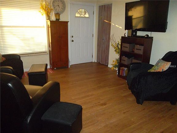 2nd image of 850 Vincent Dr