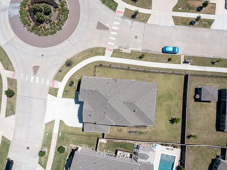 7597 Sanctuary Dr — Photo 4
