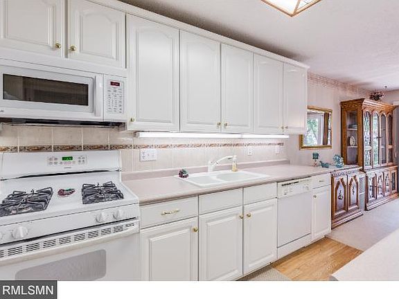 5th image of 3648 Garden Blvd N