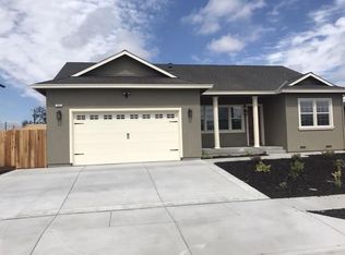 1221 Starview Dr, Santa Rosa, CA 95403