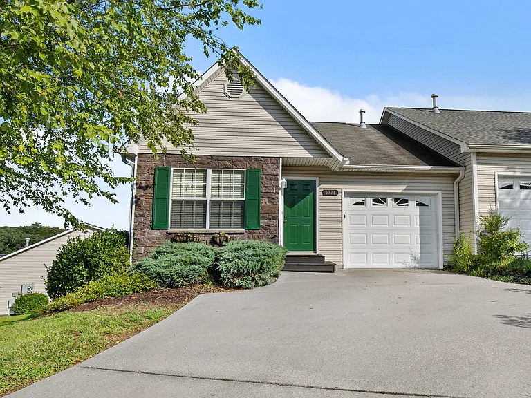 6334 Sky Song Ln — Photo 1