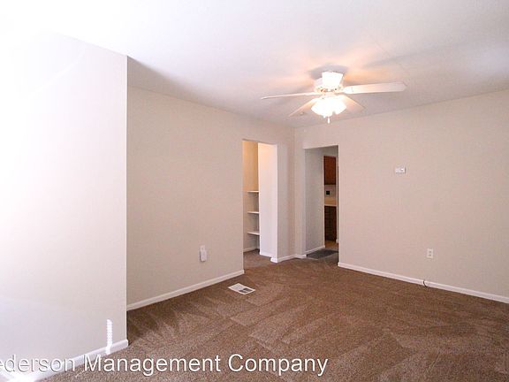 3rd image of 100 W 78th Ter