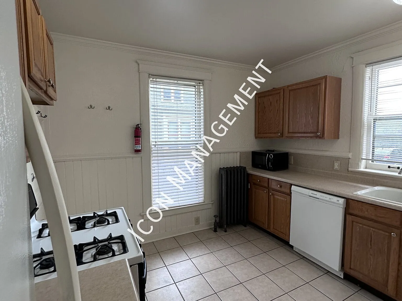 838 W Main St — Photo 3