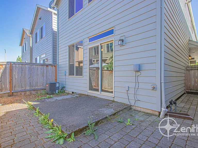 13118 NE 26th St — Photo 32