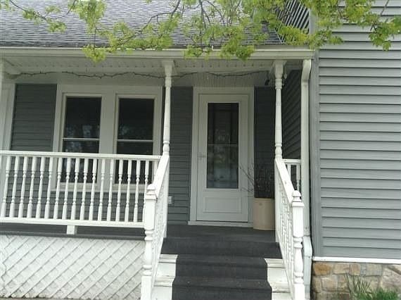 2nd image of 623 Hollister Ave
