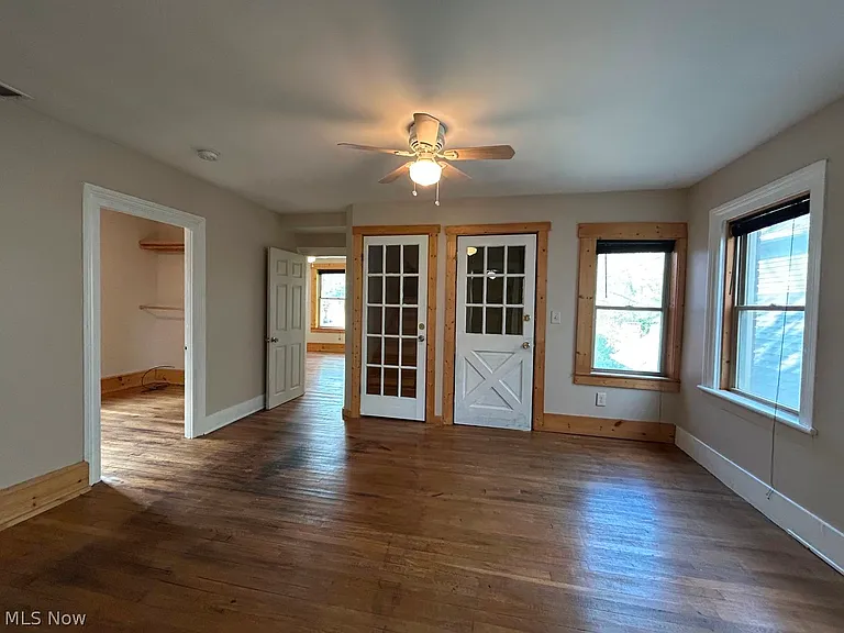 2809 Monroe Ave — Photo 4