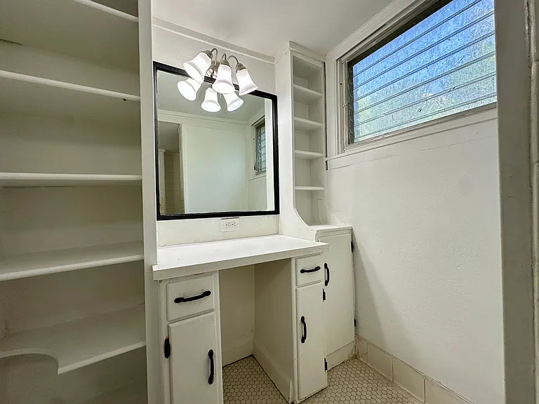 4507 Woodlawn — Photo 16