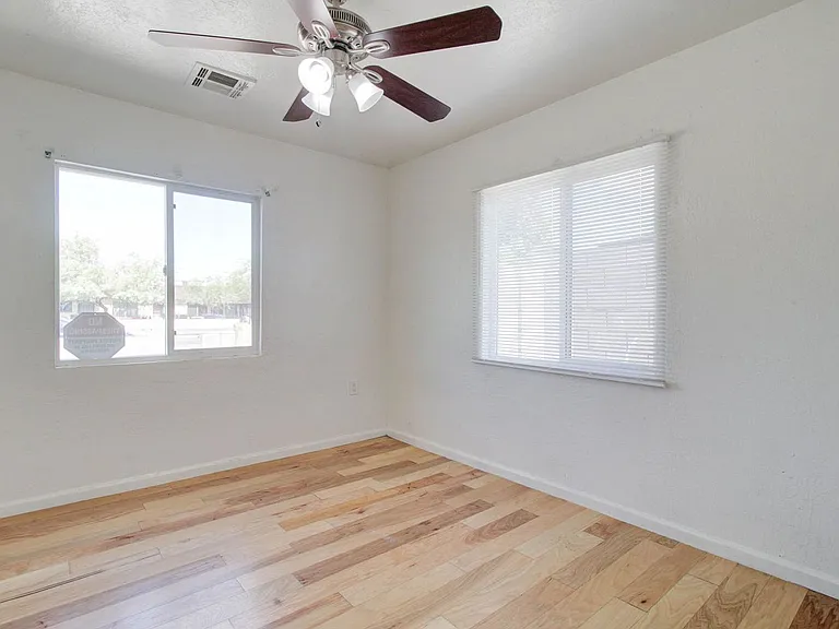 1501 E Roosevelt St #4 — Photo 17