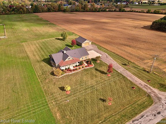 2nd image of 9351 Lange Rd