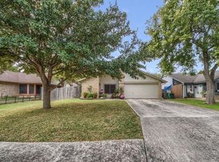 16523 Hunting Glen St, San Antonio, TX 78247