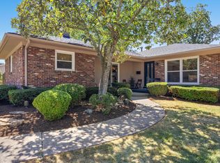 1000 Castleton Way, Lexington, KY 40517