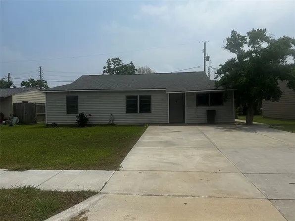 811 W 11th St, Freeport, TX 77541