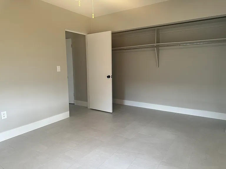 1449 Collins Rd — Photo 27