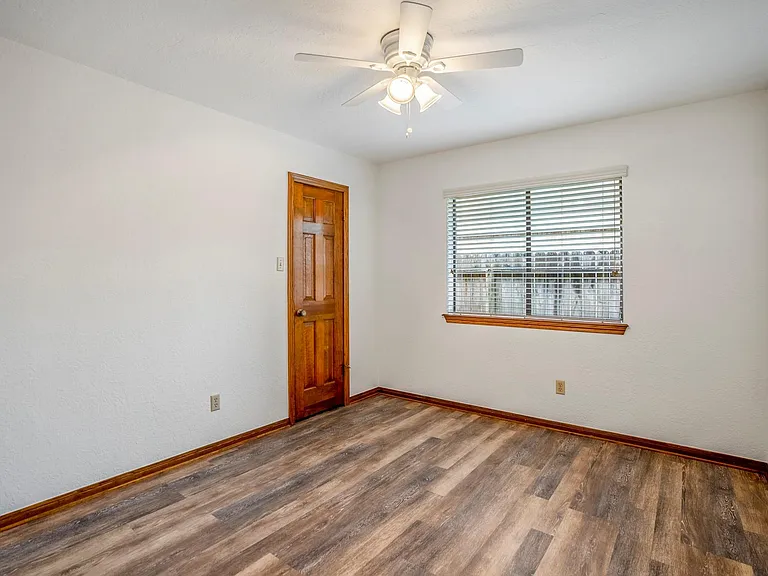 38 Devonshire Dr — Photo 28