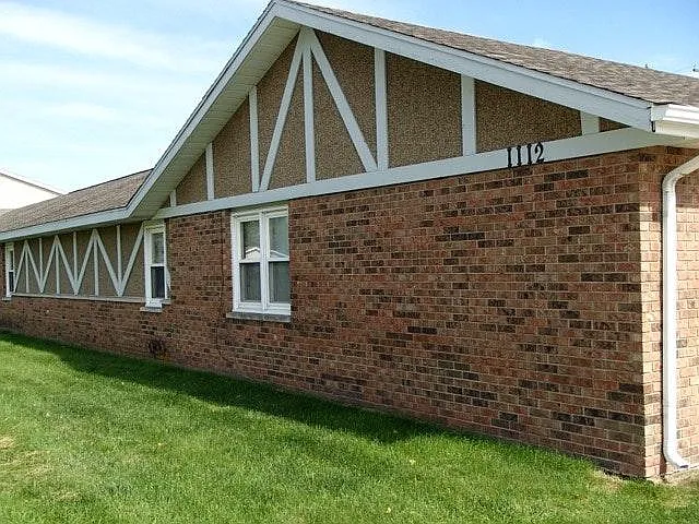 1112 Miller St — Photo 4