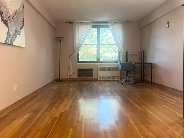 139-15 83rd Avenue image 3 of 12