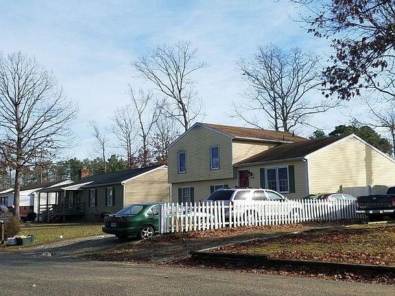 3rd image of 6749 Manuel St
