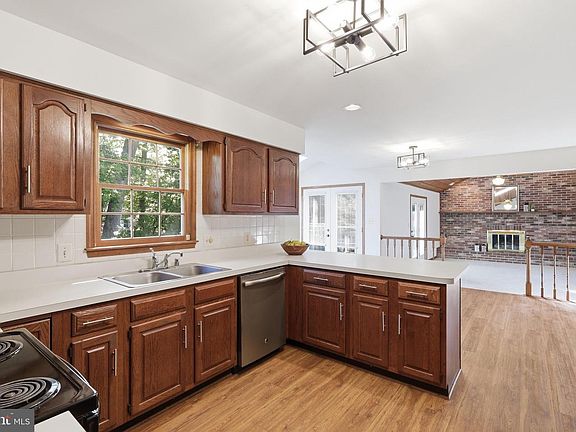 3rd image of 5226 Cedar Ridge Dr