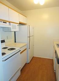 5th image of 451 Village Green Blvd APT 106