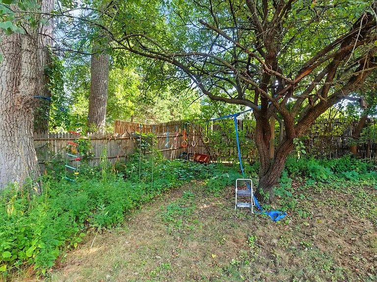 18 Maplewood Dr — Photo 42