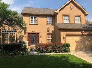 999 Hampshire Ln, Elgin, IL 60120