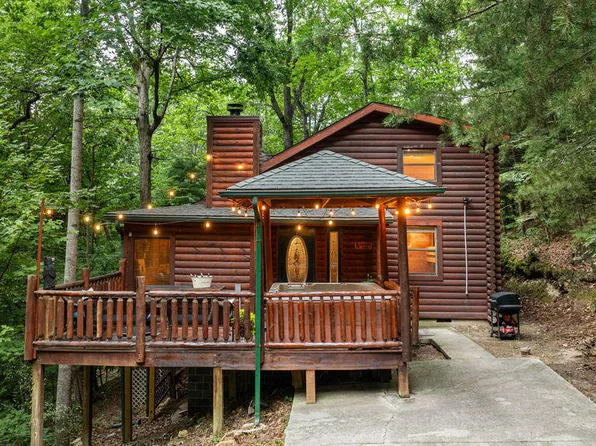 1527 Tyler Way, Pigeon Forge, TN 37876