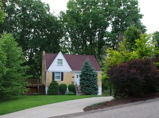 1131 Algonquin Dr, Pittsburgh, PA 15205