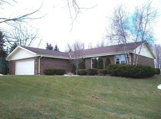1789 Kettering Ridge Rd, Richfield, WI 53076