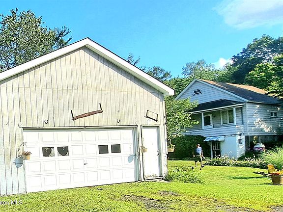 2nd image of 925 Union St