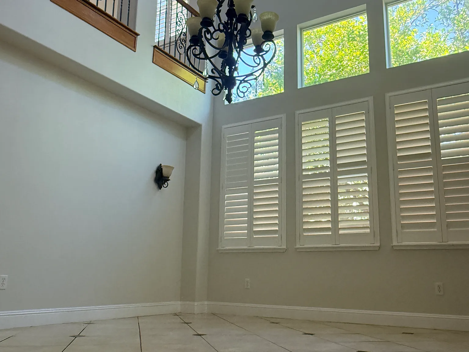 5 bed, 3166 sqft, $3,699 — Photo 2