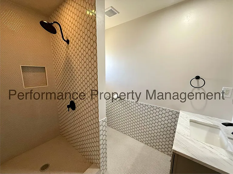 2401 Kayoming Way — Photo 10