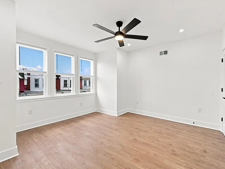269 S Hirst St — Photo 4
