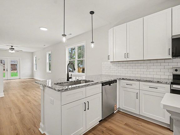 5th image of 207 A S Main St #A