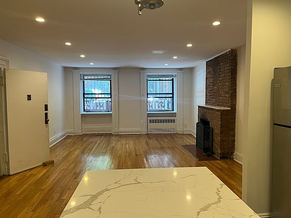 5th image of 50 Willow St