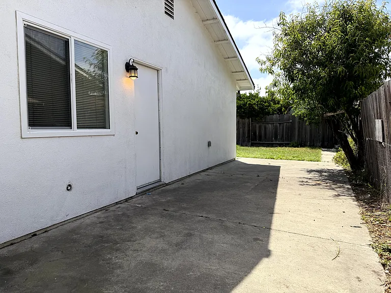 951 Sloat Dr — Photo 16