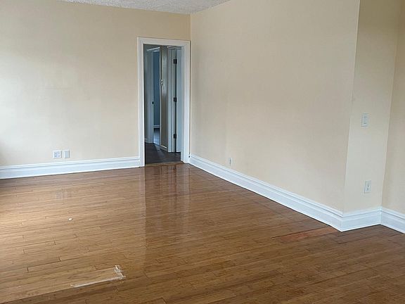 2nd image of 29 Kingsland St #2