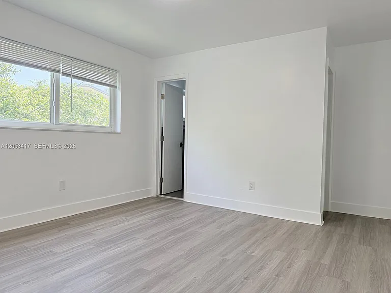 520 SW 5th St #2 — Photo 11