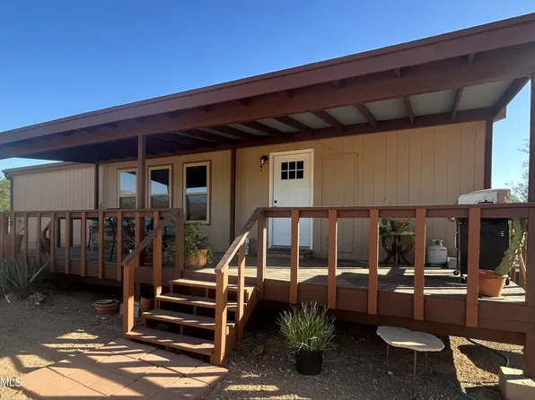 1644 E BLUE WASH Road, New River, AZ 85087