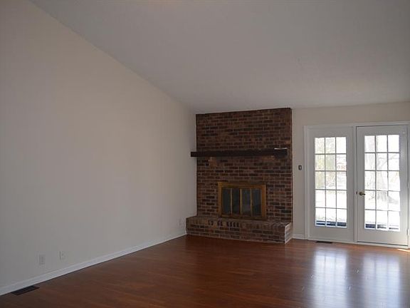 4th image of 1620 Walden Ct