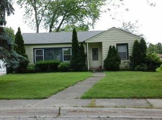 525 Grove St, Mundelein, IL 60060