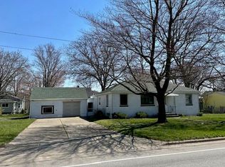 937 N Hudson St SE, Lowell, MI 49331