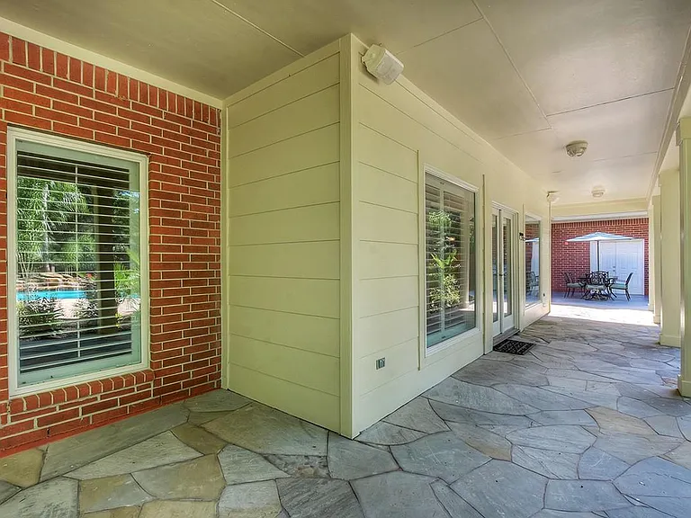 10819 Lake Windcrest — Photo 46