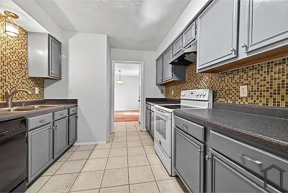 11611 Bonaparte Dr — Photo 11