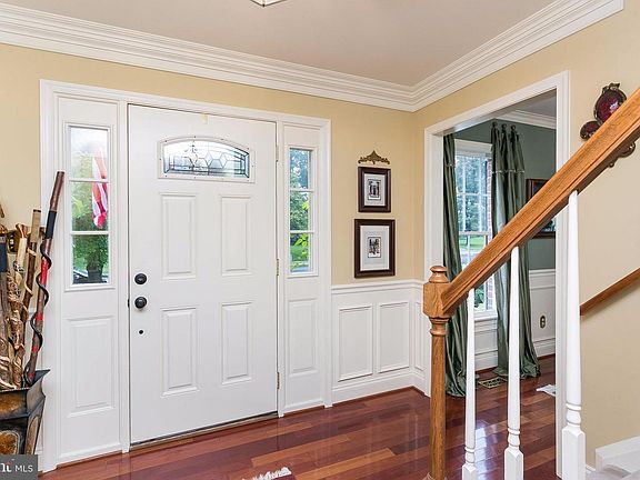 4th image of 1739 Shakespeare Dr