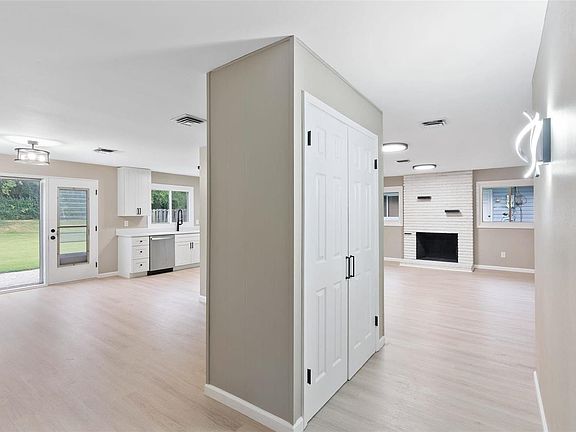 3rd image of 3035 Newgate Dr
