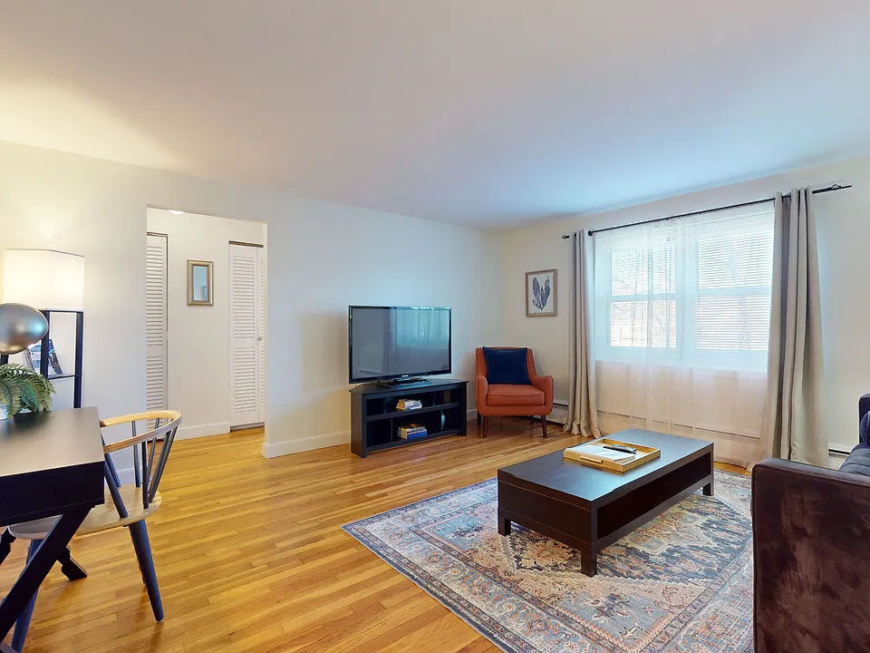 98-99 Chestnut St #5